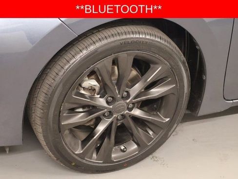 Used 2019 Toyota Corolla SE w/ SE Premium Package image 9