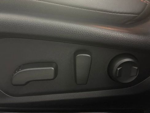 Certified 2025 Subaru Crosstrek 2.5i Limited w/ Crosstrek Mirror Package image 18