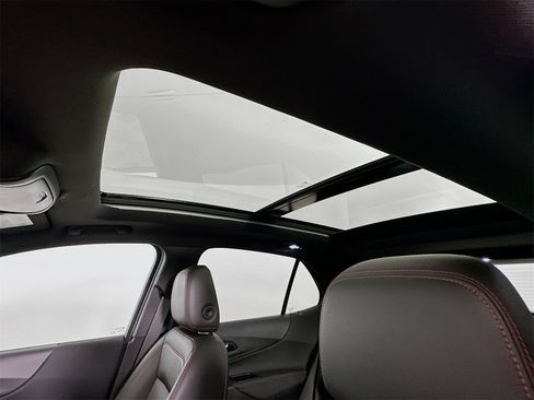 Used 2022 Chevrolet Equinox RS w/ RS Leather Package image 23