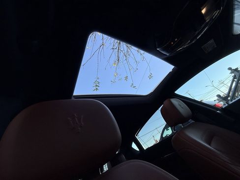 Used 2022 Maserati Quattroporte GT image 25