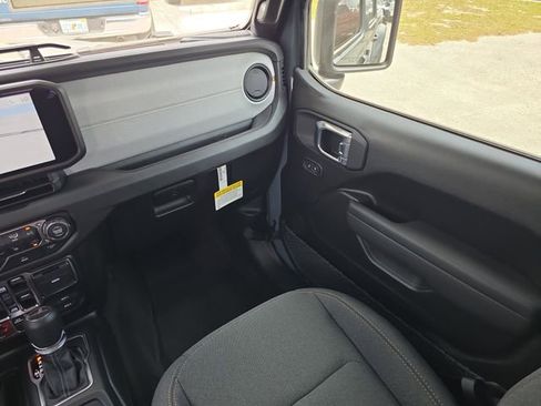 New 2026 Jeep Gladiator Willys AWD/4WD image 12