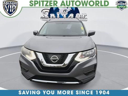 Used 2017 Nissan Rogue SV w/ SV Premium Package AWD/4WD image 3