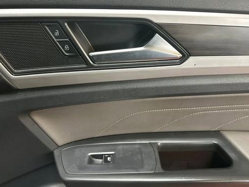 Used 2021 Volkswagen Atlas SE image 22