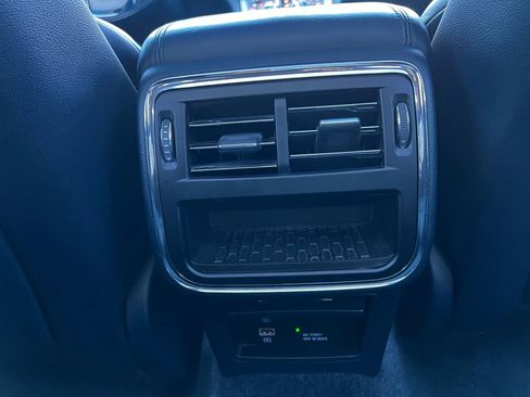 Used 2017 Lincoln Continental Black Label w/ Rear-seat Package image 18