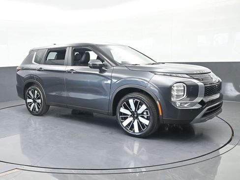 New 2026 Mitsubishi Outlander SE image 8