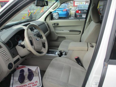 Used 2010 Ford Escape XLT FWD image 11