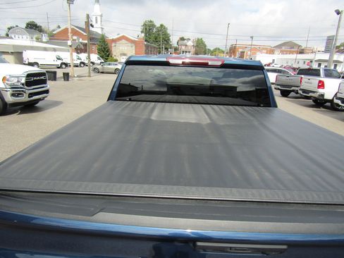 Used 2023 Chevrolet Silverado 1500 LT image 10