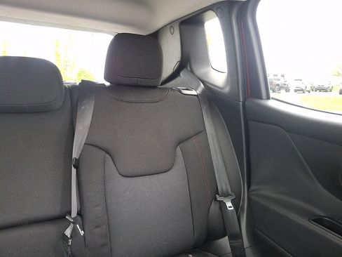 Used 2016 Jeep Renegade Trailhawk AWD/4WD image 21