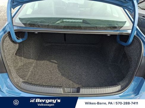 Certified 2025 Volkswagen Jetta SE image 31