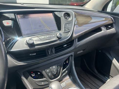 Used 2019 Buick Envision Essence FWD image 12
