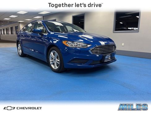 Used 2018 Ford Fusion SE w/ Fusion SE Technology Package image 1
