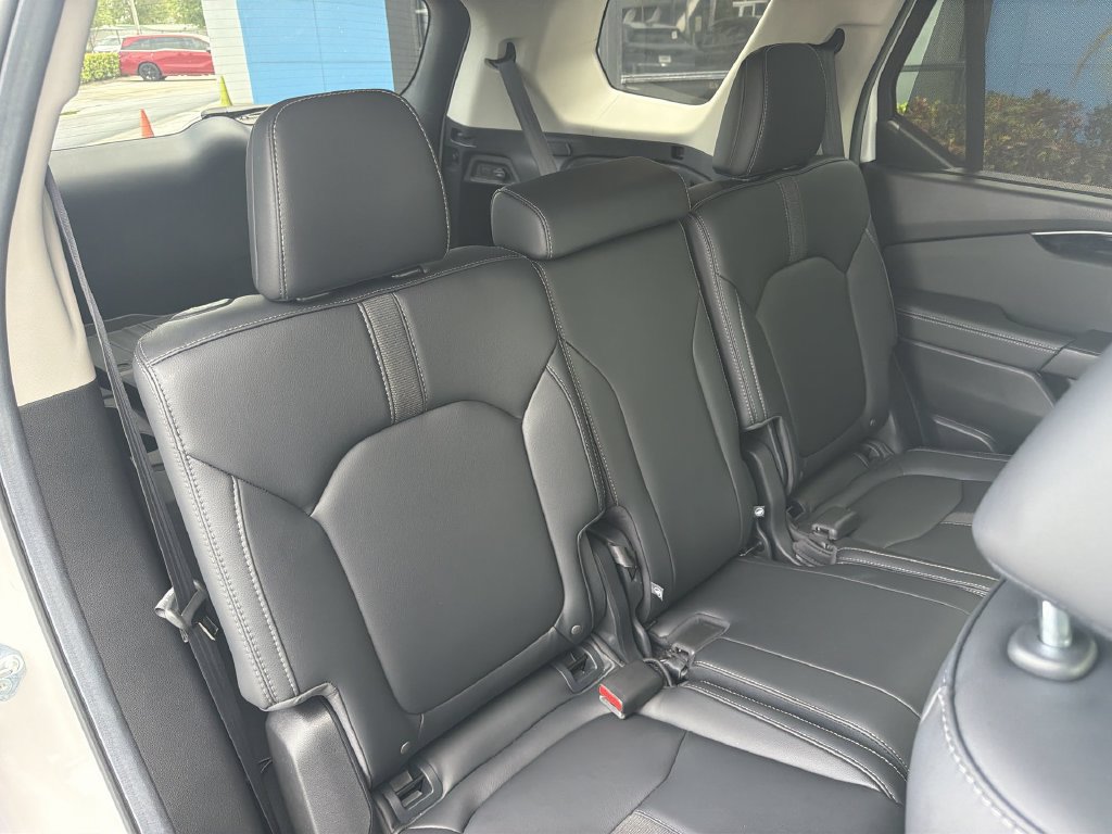 Certified 2025 Honda Pilot EX-L image 43