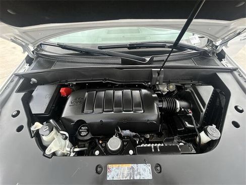 Used 2017 Chevrolet Traverse LT image 31