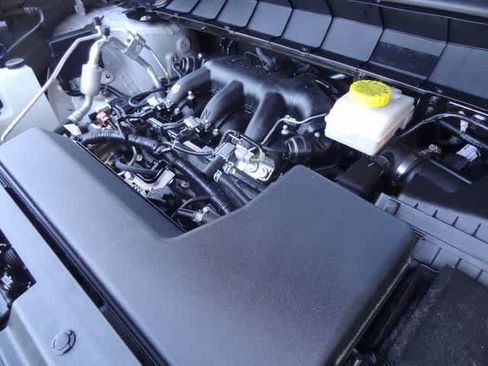 Used 2025 Nissan Pathfinder SV FWD image 42