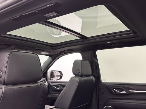 Used 2023 GMC Yukon XL Denali image 5