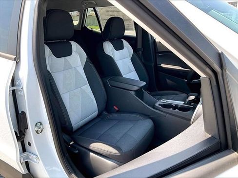 New 2026 Chevrolet Trax LS w/ LS Convenience Package FWD image 28