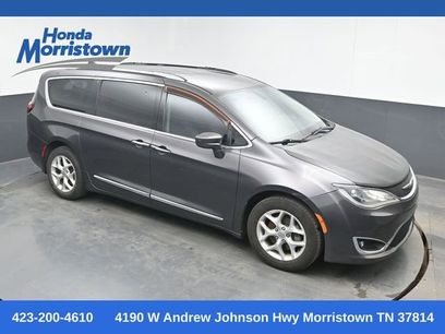 Used 2017 Chrysler Pacifica Touring-L Plus w/ Tire & Wheel Group