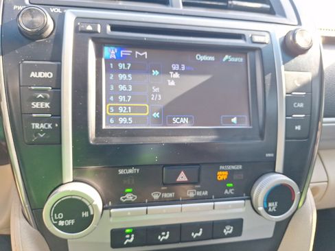 Used 2012 Toyota Camry LE FWD image 26