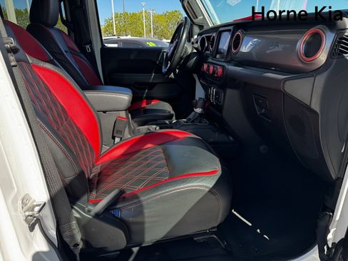 Used 2021 Jeep Wrangler Unlimited Sahara w/ Uconnect 4C Nav & Sound Group image 25