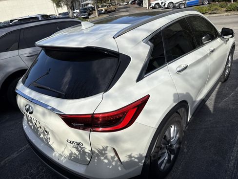 Used 2019 INFINITI QX50 Essential w/ Premium Heat Package image 3