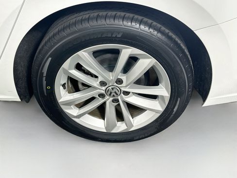 Used 2020 Volkswagen Passat 2.0T SE w/ Sunroof Package FWD image 11