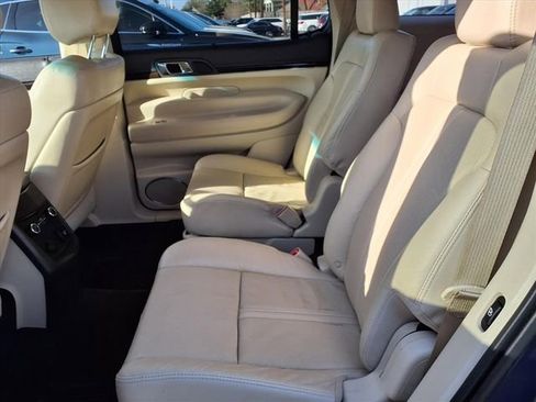 Used 2018 Lincoln MKT AWD w/ Technology Package image 8