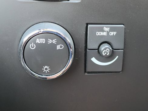 Used 2010 Chevrolet Silverado 1500 LT AWD/4WD image 16