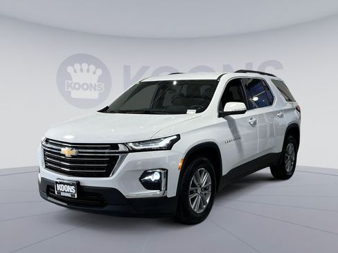 Used 2023 Chevrolet Traverse LT w/ LPO, Floor Liner Package AWD/4WD image 1
