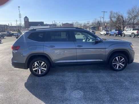 Used 2022 Volkswagen Atlas SE image 3