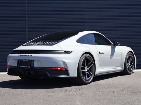 Used 2026 Porsche 911 Carrera 4 GTS AWD/4WD image 9