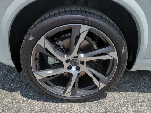 New 2025 Volvo XC90 B6 Ultra w/ Lounge Package image 11