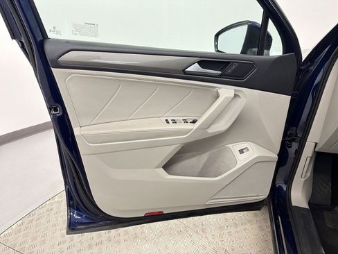 Used 2024 Volkswagen Tiguan SE FWD image 20