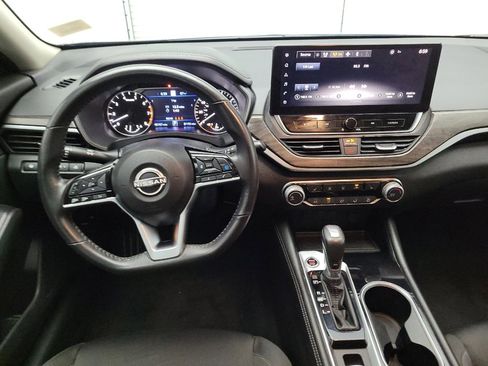 Used 2024 Nissan Altima 2.5 SV w/ SV Premium Package image 22