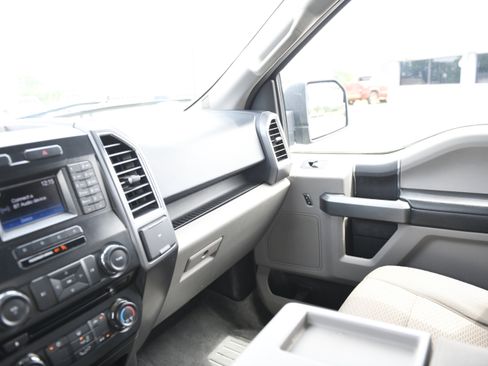 Used 2016 Ford F150 XLT AWD/4WD image 18