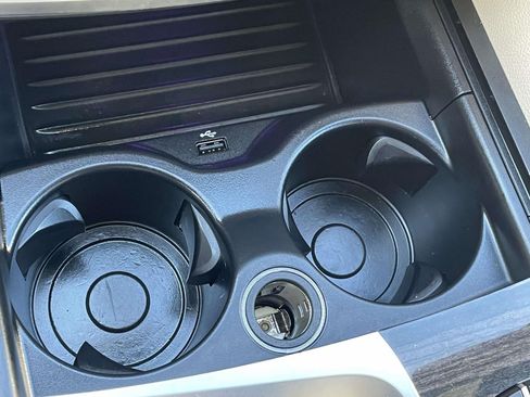 Used 2019 BMW 530e w/ Convenience Package image 36