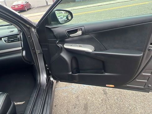 Used 2012 Toyota Camry XLE image 28