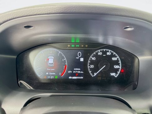 Used 2025 Honda HR-V Sport image 18
