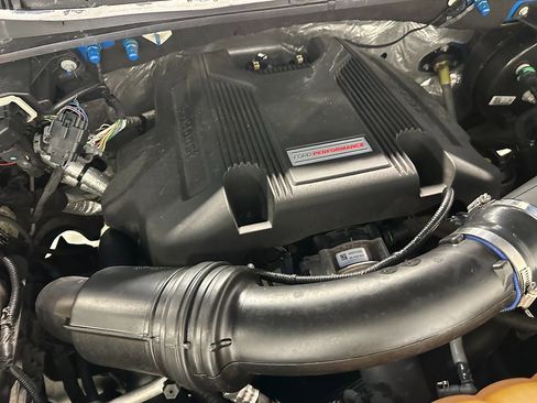 Used 2017 Ford F150 Raptor w/ Equipment Group 802A Luxury image 6