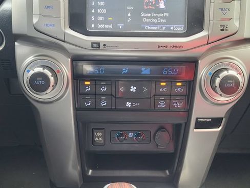Used 2018 Toyota 4Runner Limited AWD/4WD image 18