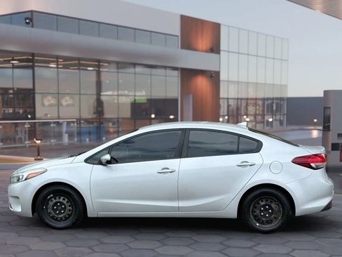 Used 2018 Kia Forte LX FWD image 3