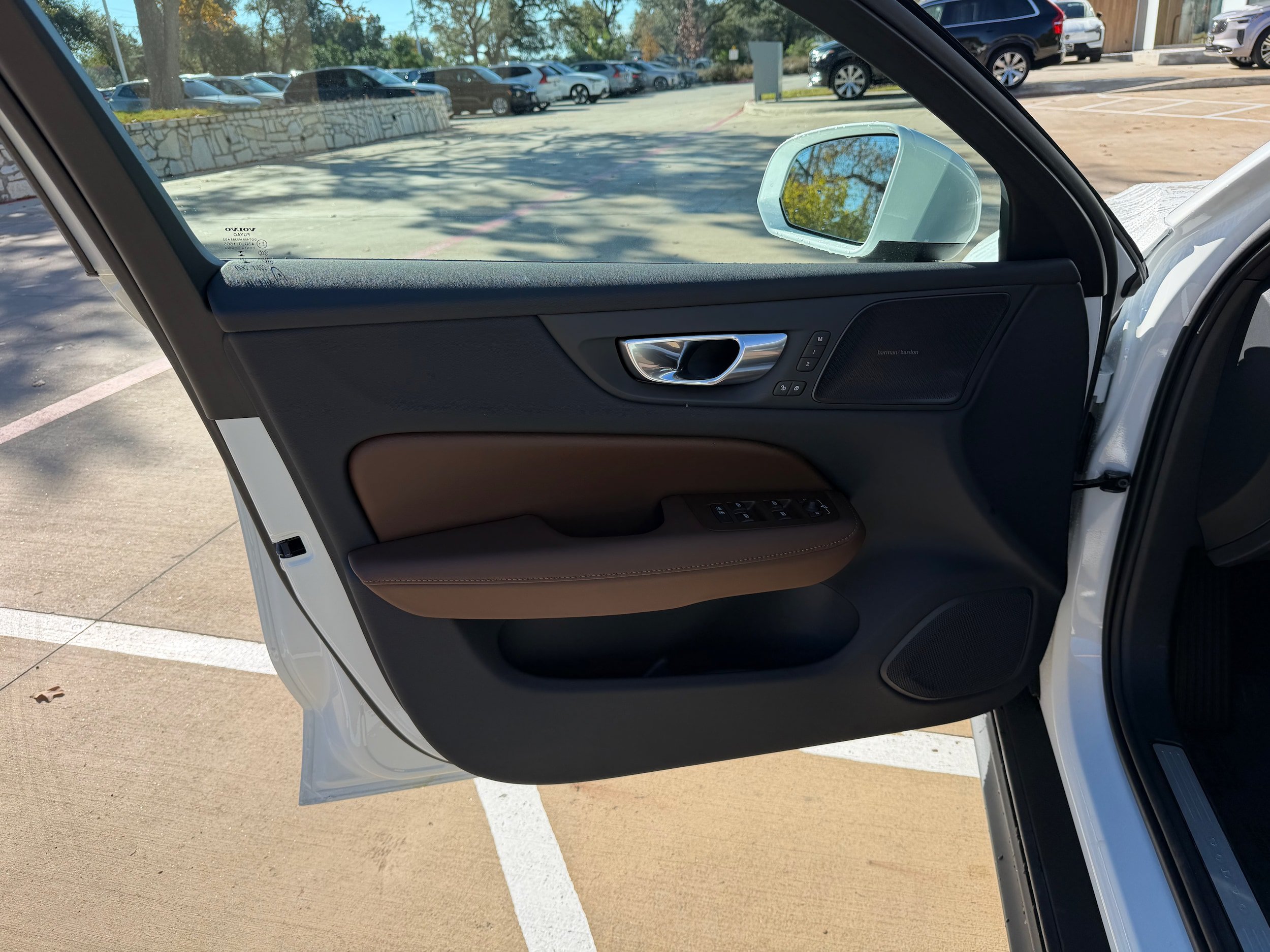 New 2026 Volvo V60 B5 Cross Country Plus w/ Protection Package Premier AWD/4WD image 18