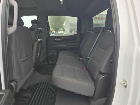 Used 2023 GMC Sierra 1500 SLE image 17