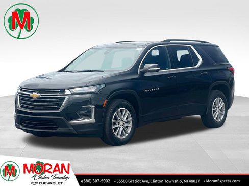Certified 2023 Chevrolet Traverse LT FWD image 1
