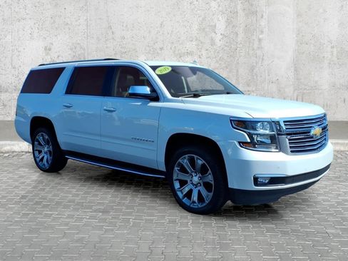 Used 2019 Chevrolet Suburban Premier AWD/4WD image 2