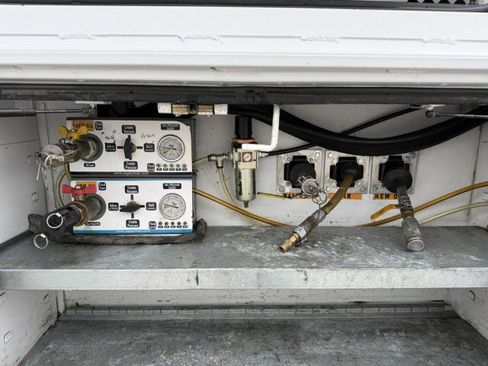 Used 2019 Freightliner Sprinter 3500 w/ Premium Package image 17