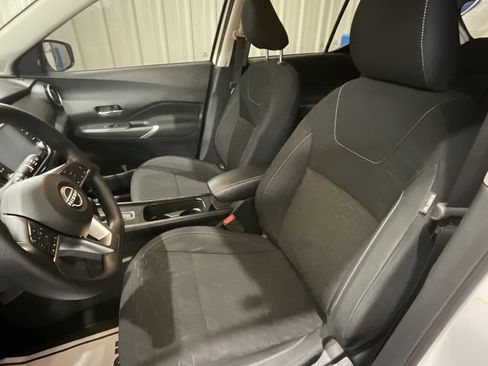 Used 2024 Nissan Kicks SV image 10
