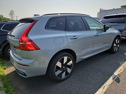 Used 2025 Volvo XC60 T8 Plus w/ Protection Package Premier AWD/4WD image 8