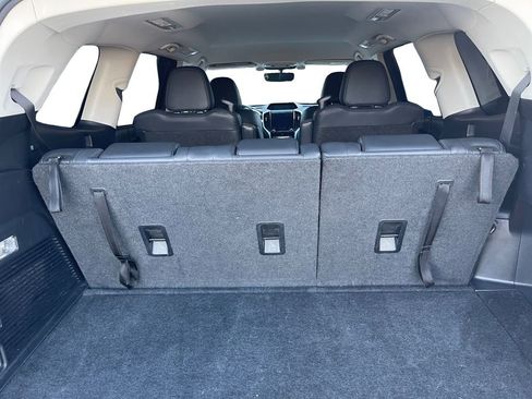 Used 2019 Subaru Ascent Limited image 17