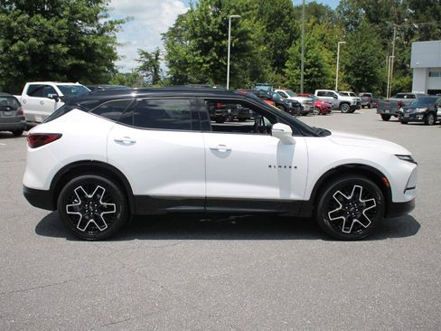 Used 2025 Chevrolet Blazer RS w/ Driver Confidence II Package AWD/4WD image 9