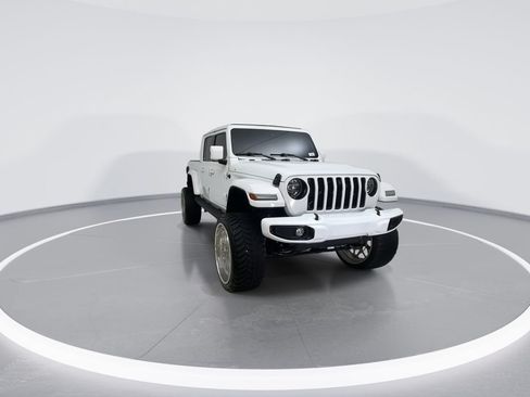 Used 2021 Jeep Gladiator Overland AWD/4WD image 3